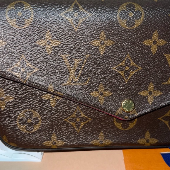 SOLD Authentic LV Felicie Pochette - Picture 5 of 12